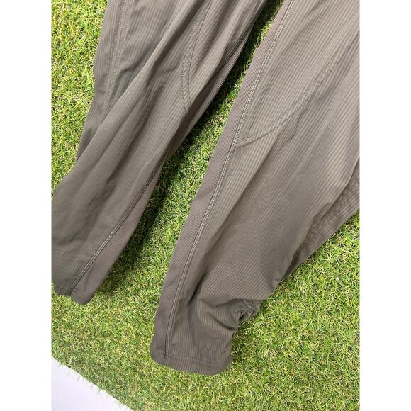 Lululemon Dance Studio Mid Rise Crop Joggers Drawstring‎ Pants Green Size 4 - Picture 3 of 8